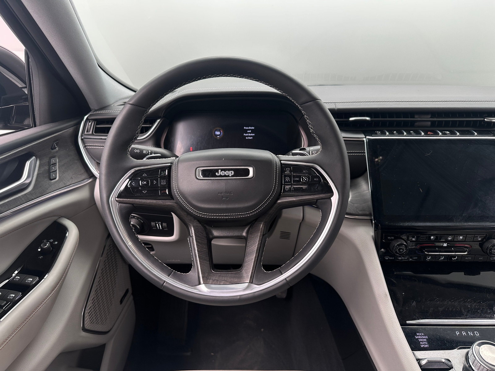 Thumbnail: 2023 Jeep Grand Cherokee L - 4