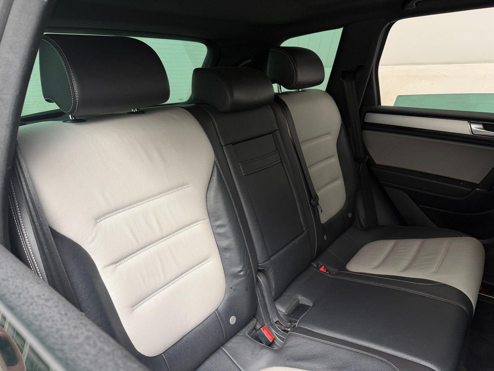 Thumbnail: 2017 Volkswagen Touareg - 5