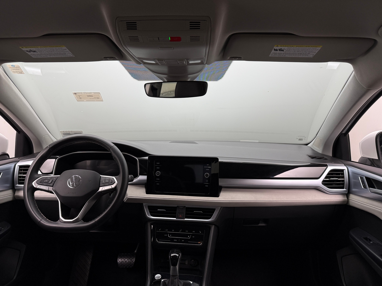 Thumbnail: 2025 Volkswagen Taos - 3