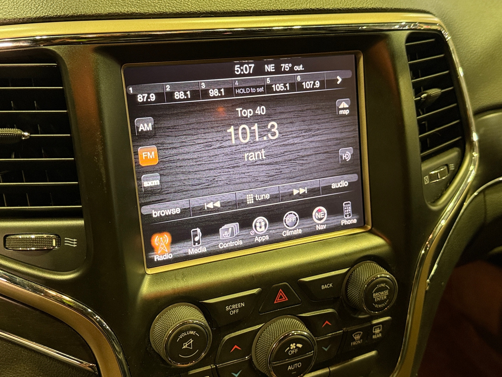 Thumbnail: 2014 Jeep Grand Cherokee - 3