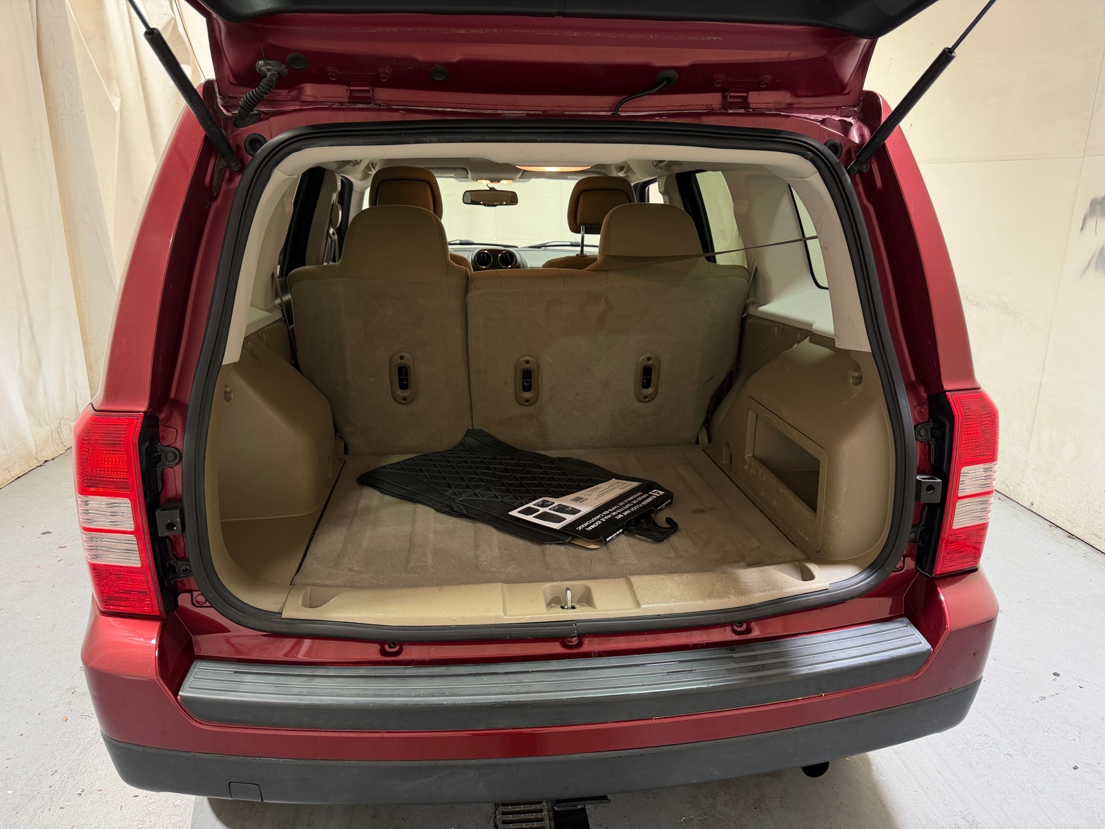 Thumbnail: 2017 Jeep Patriot - 7