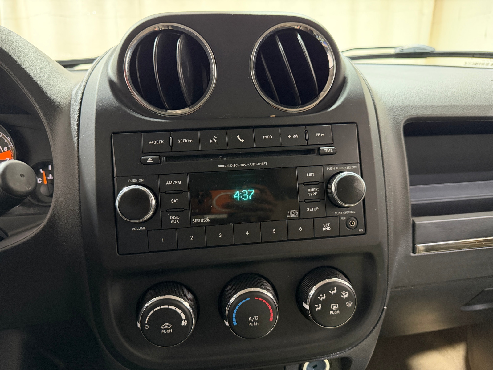 Thumbnail: 2017 Jeep Patriot - 4