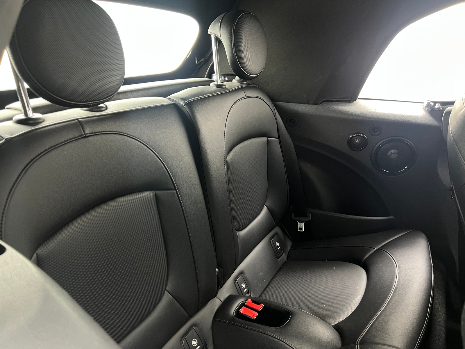 Thumbnail: 2016 MINI Cooper Convertible - 6