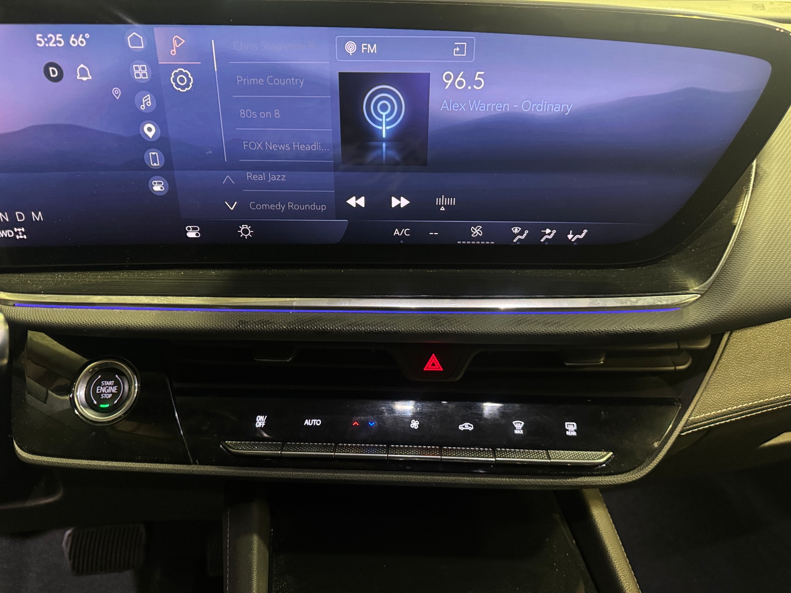 Thumbnail: 2024 Buick Envision - 3