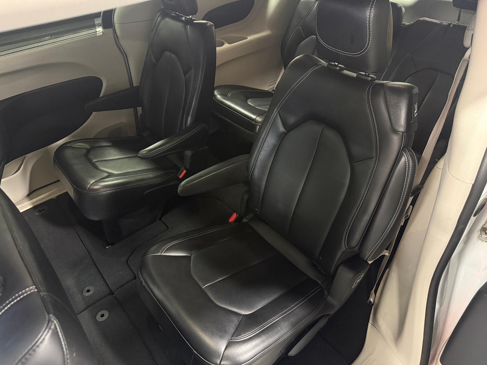Thumbnail: 2024 Chrysler Pacifica - 5