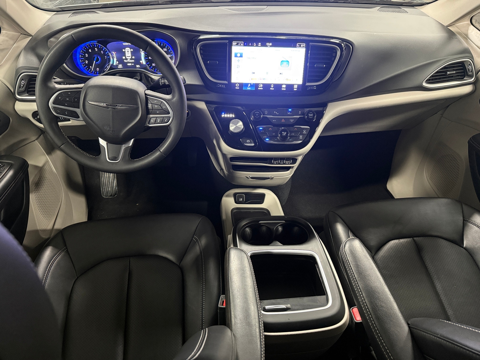 Thumbnail: 2024 Chrysler Pacifica - 2