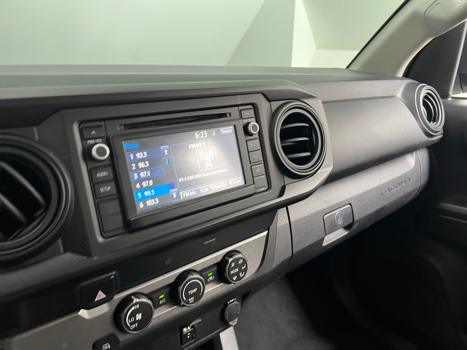 Thumbnail: 2019 Toyota Tacoma - 4