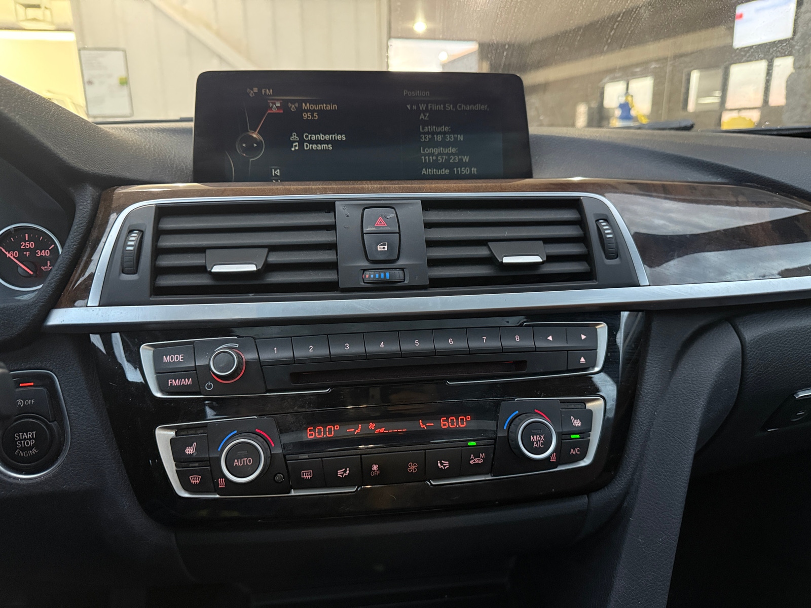 Thumbnail: 2016 BMW 3 Series - 3