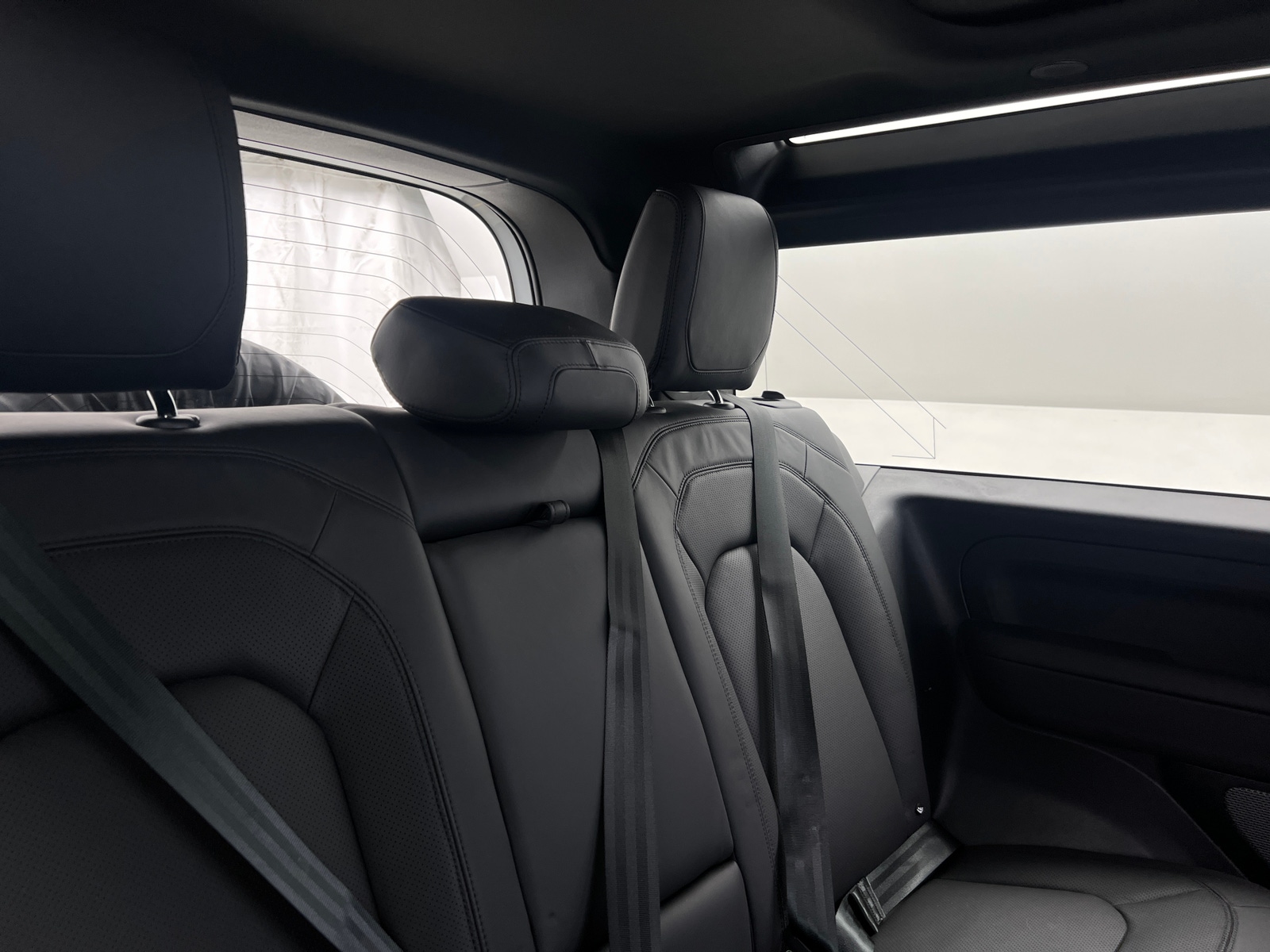 Thumbnail: 2023 Land Rover Defender - 5