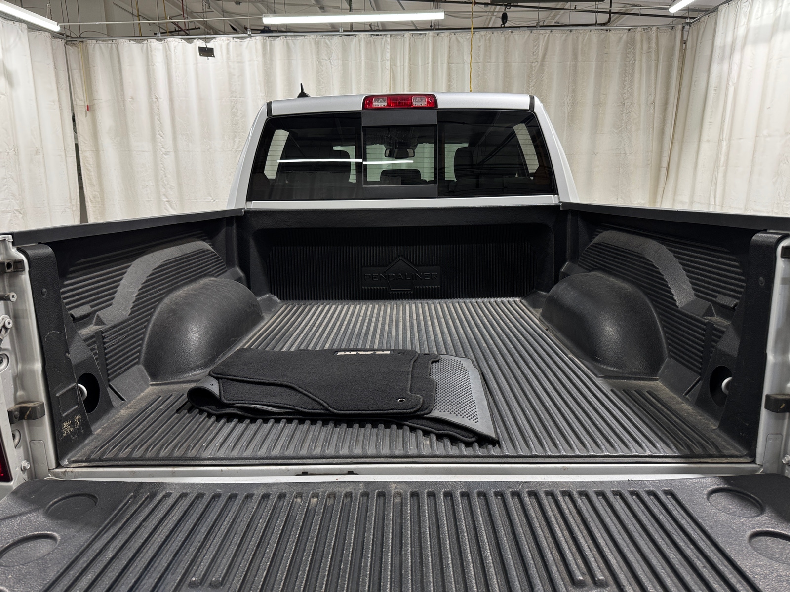 Thumbnail: 2019 RAM 1500 Classic - 7