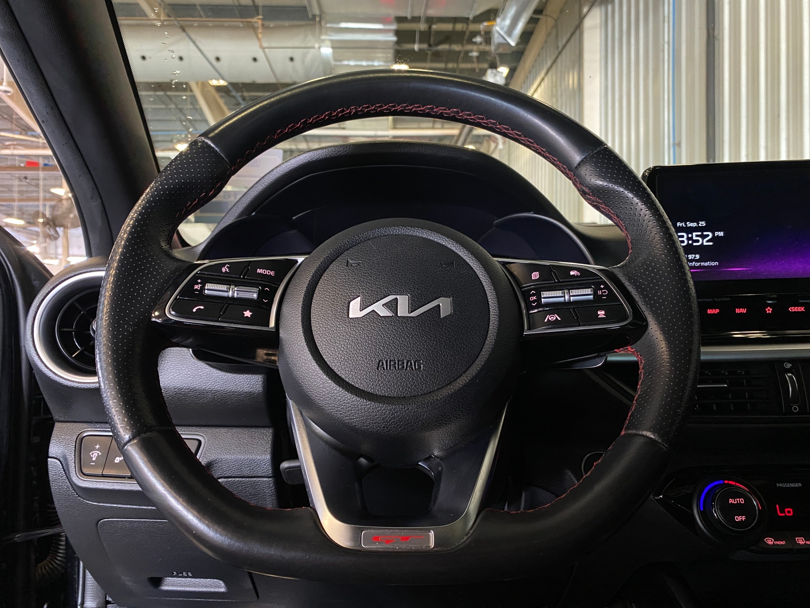 Thumbnail: 2024 Kia Forte - 4