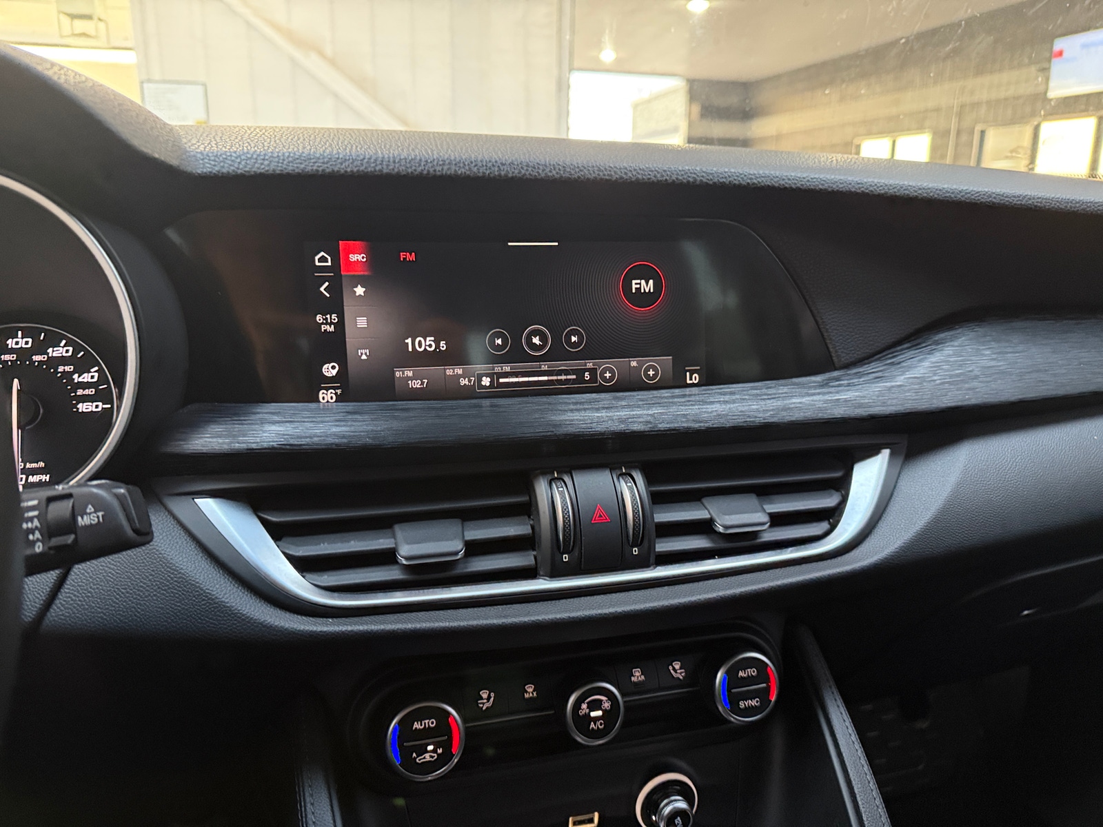 Thumbnail: 2021 Alfa Romeo Stelvio - 3