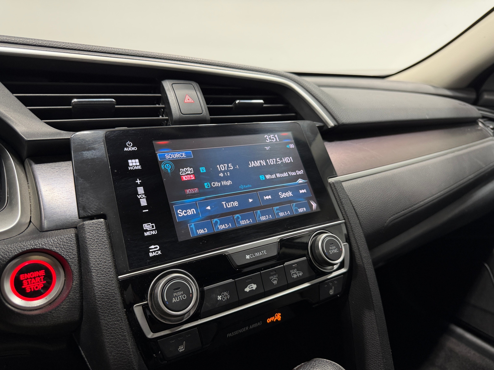 Thumbnail: 2016 Honda Civic - 4