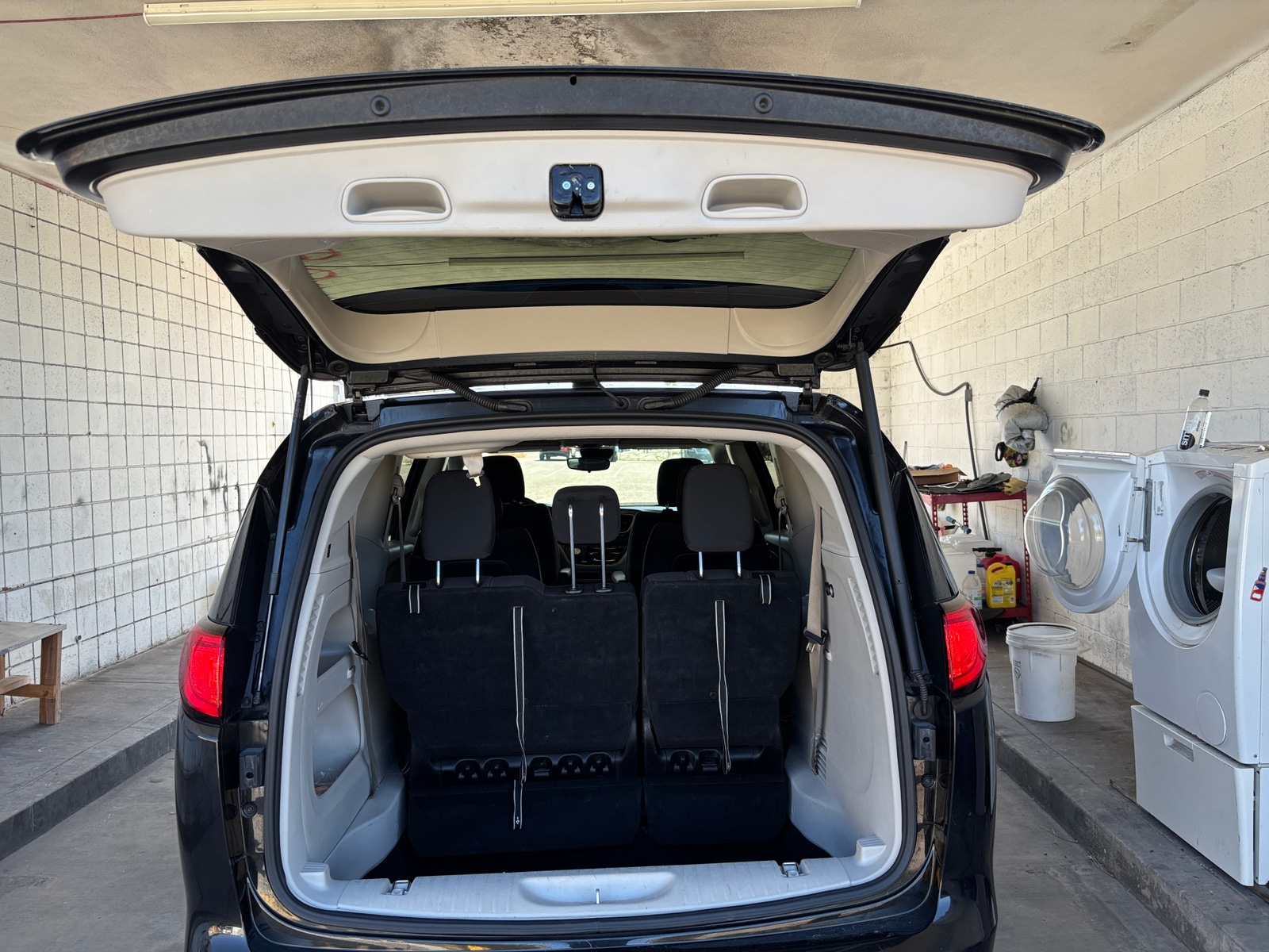 Thumbnail: 2023 Chrysler Voyager - 7