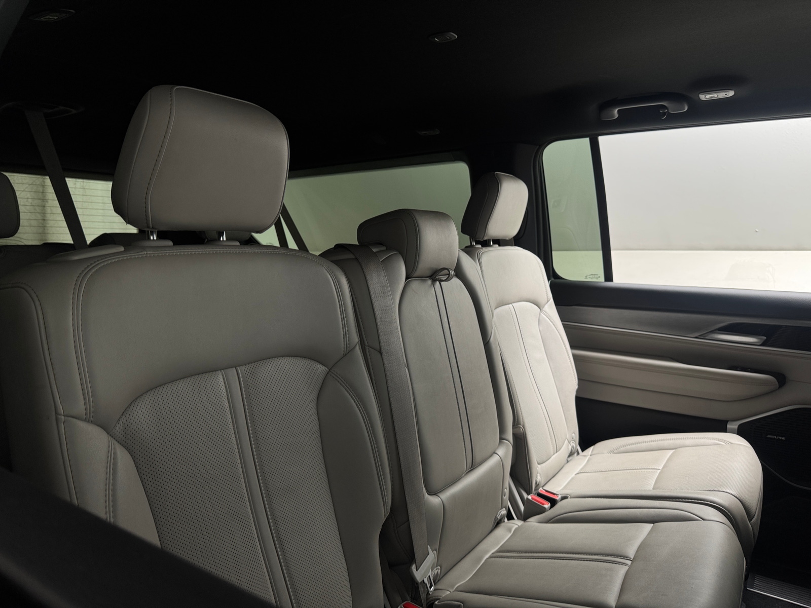 Thumbnail: 2025 Jeep Wagoneer - 5
