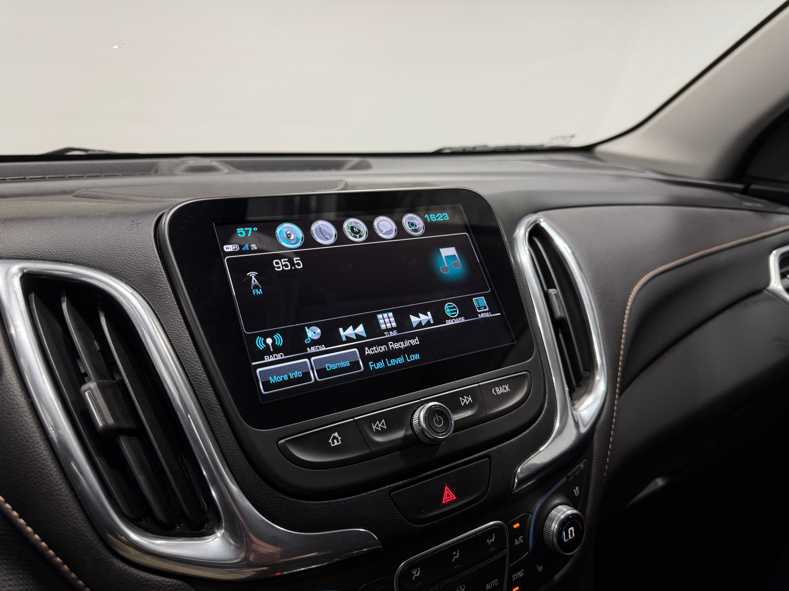 Thumbnail: 2018 Chevrolet Equinox - 3