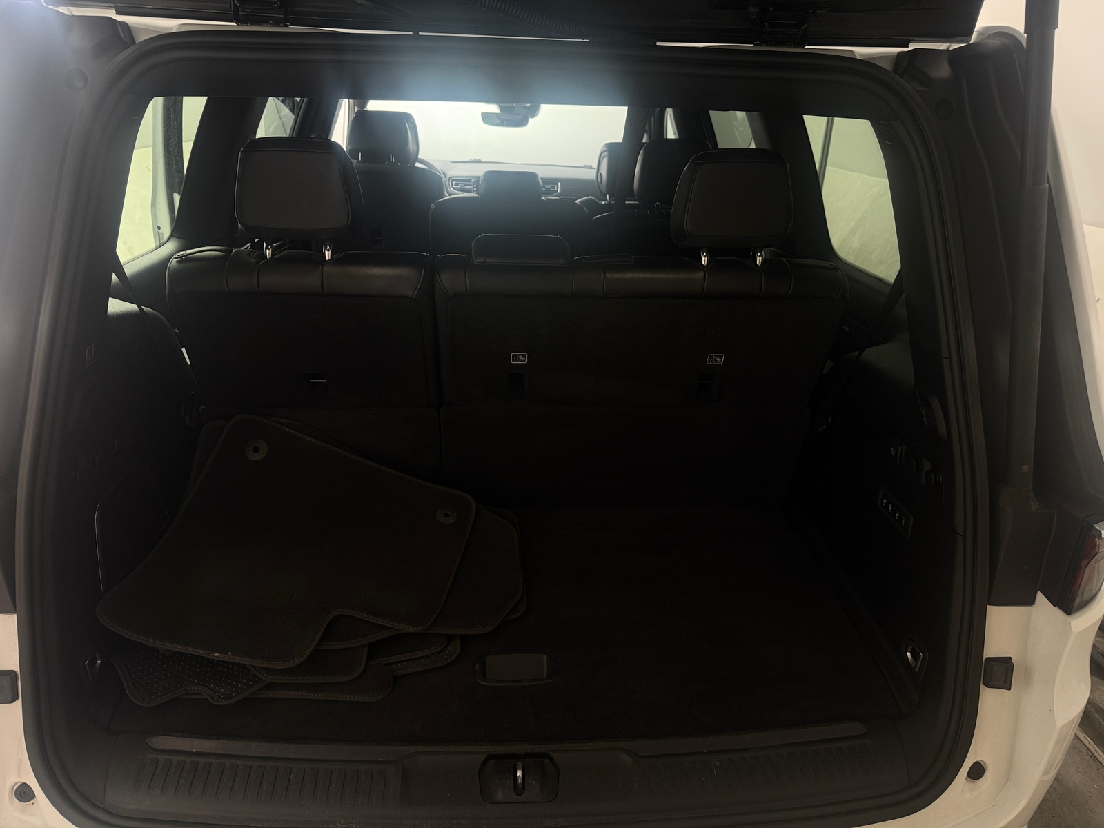 Thumbnail: 2025 Jeep Wagoneer - 6