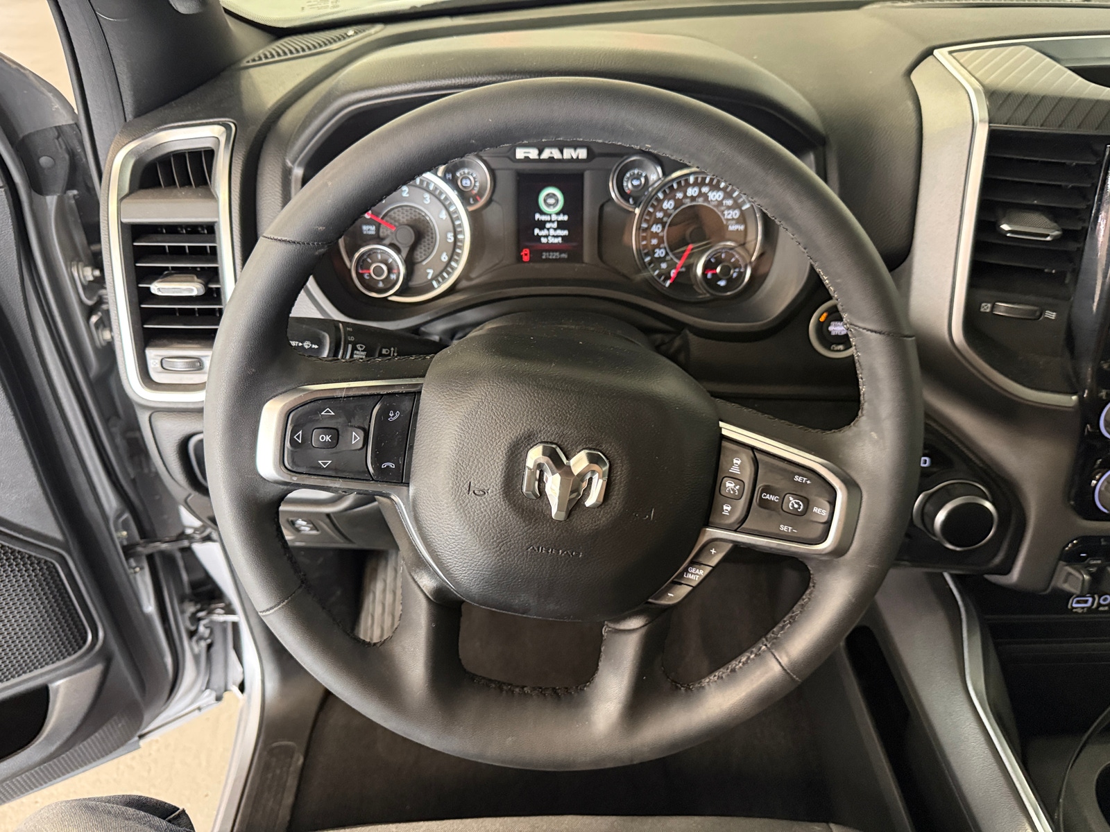 Thumbnail: 2025 RAM 1500 - 5