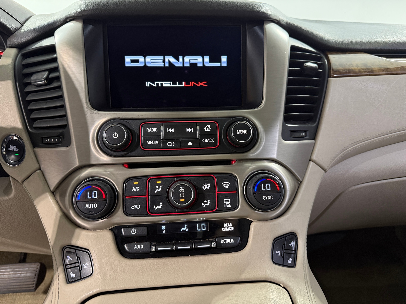 Thumbnail: 2015 GMC Yukon - 3