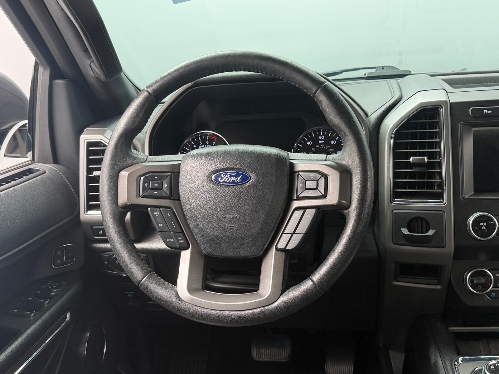 Thumbnail: 2019 Ford Expedition - 4