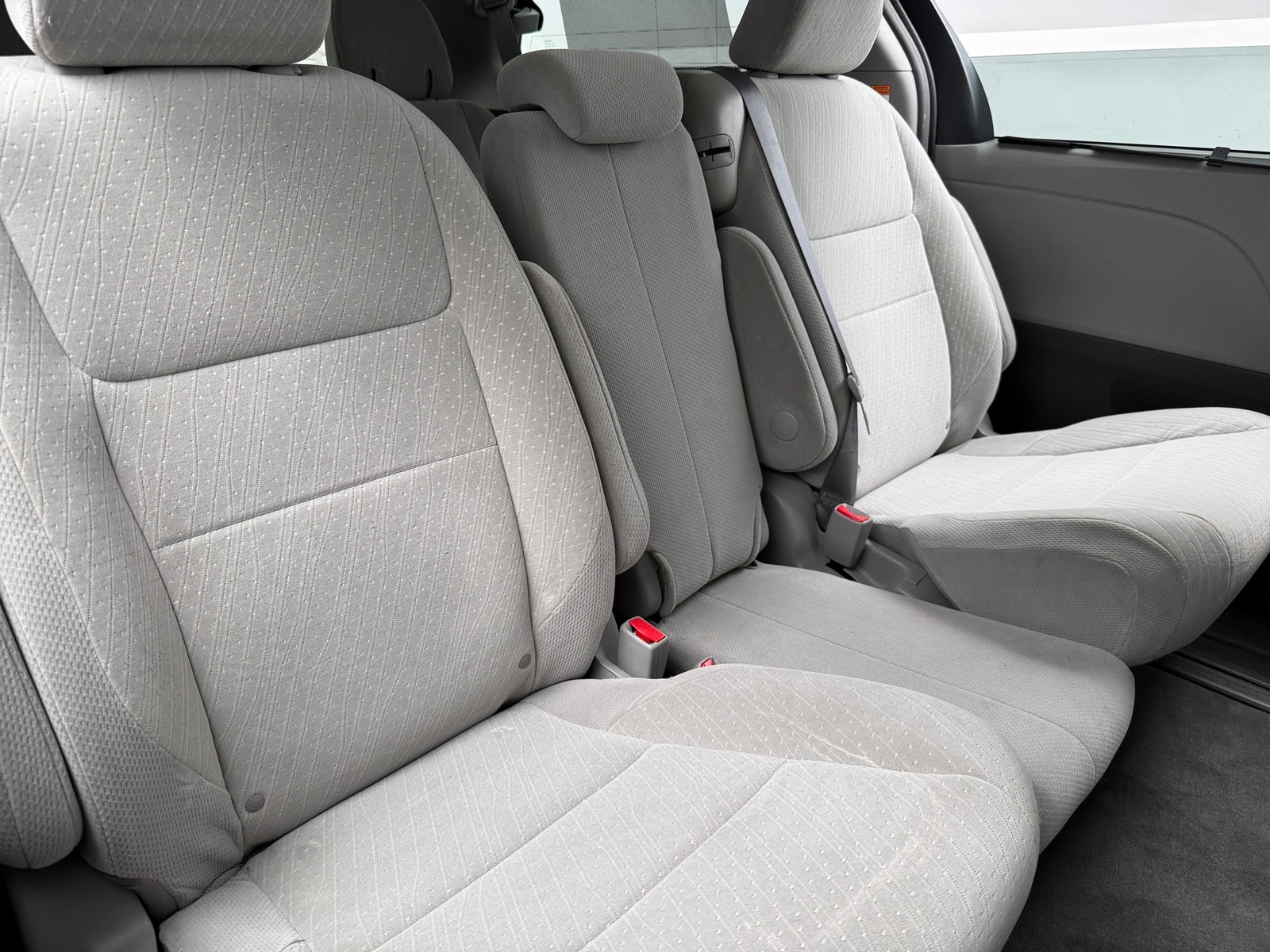 Thumbnail: 2018 Toyota Sienna - 6
