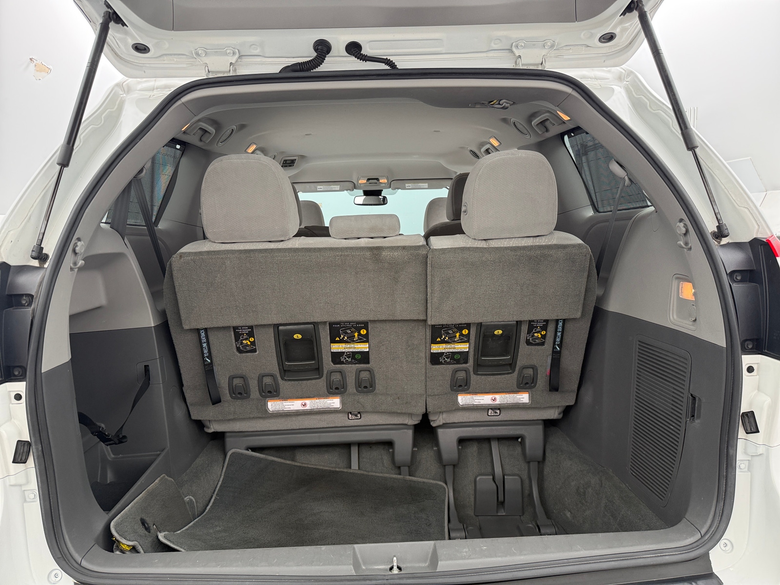 Thumbnail: 2018 Toyota Sienna - 7