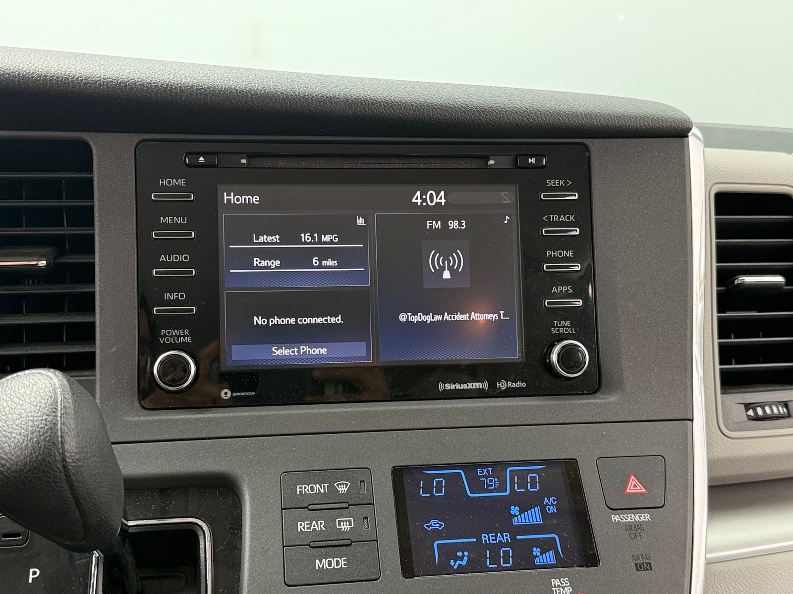 Thumbnail: 2018 Toyota Sienna - 4