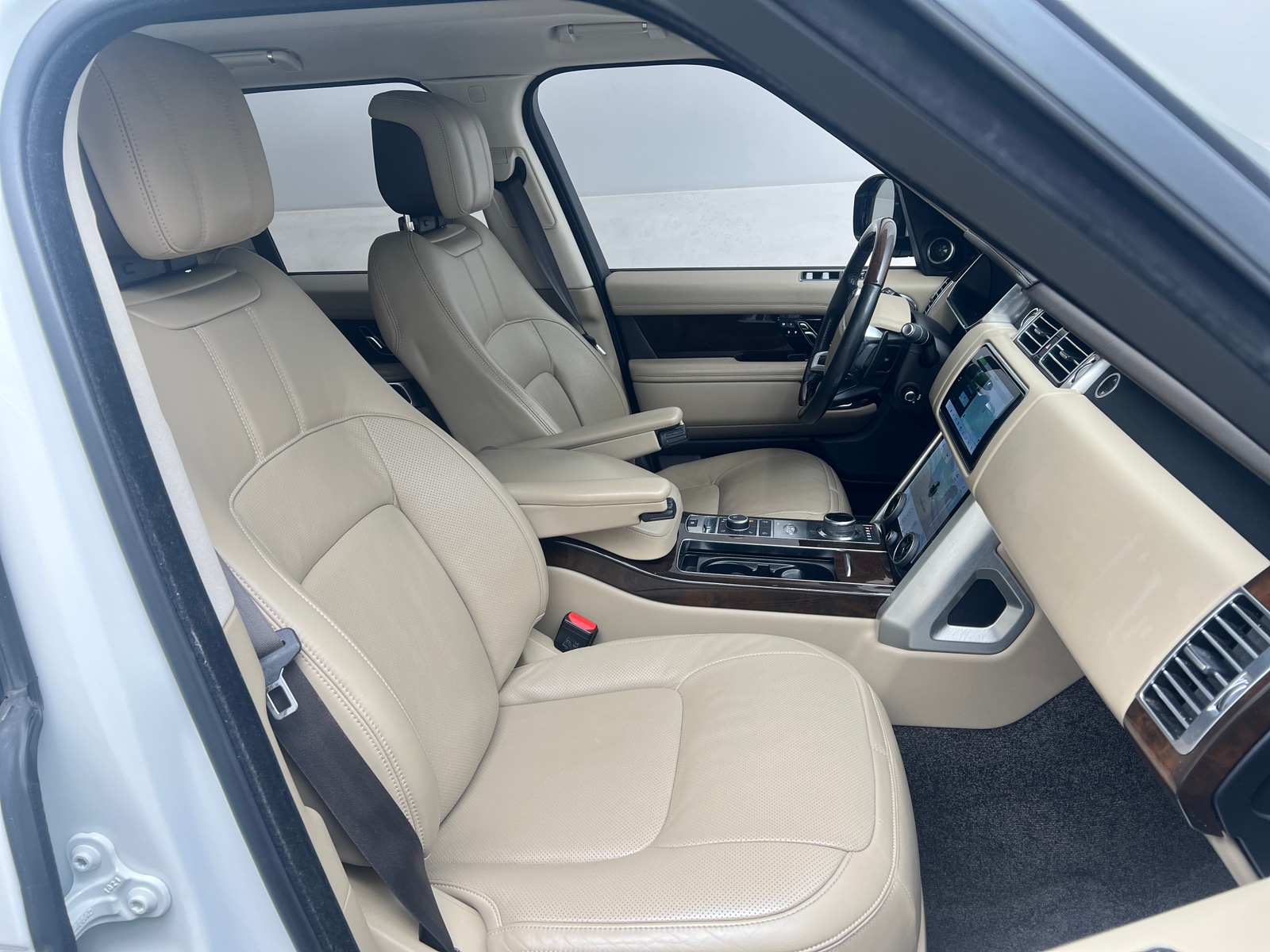 Thumbnail: 2021 Land Rover Range Rover - 2