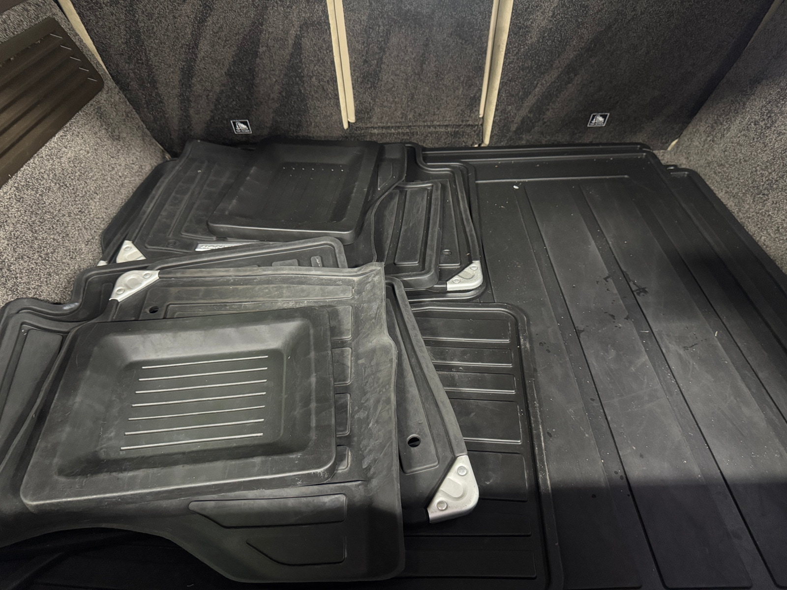 Thumbnail: 2021 Land Rover Range Rover - 7