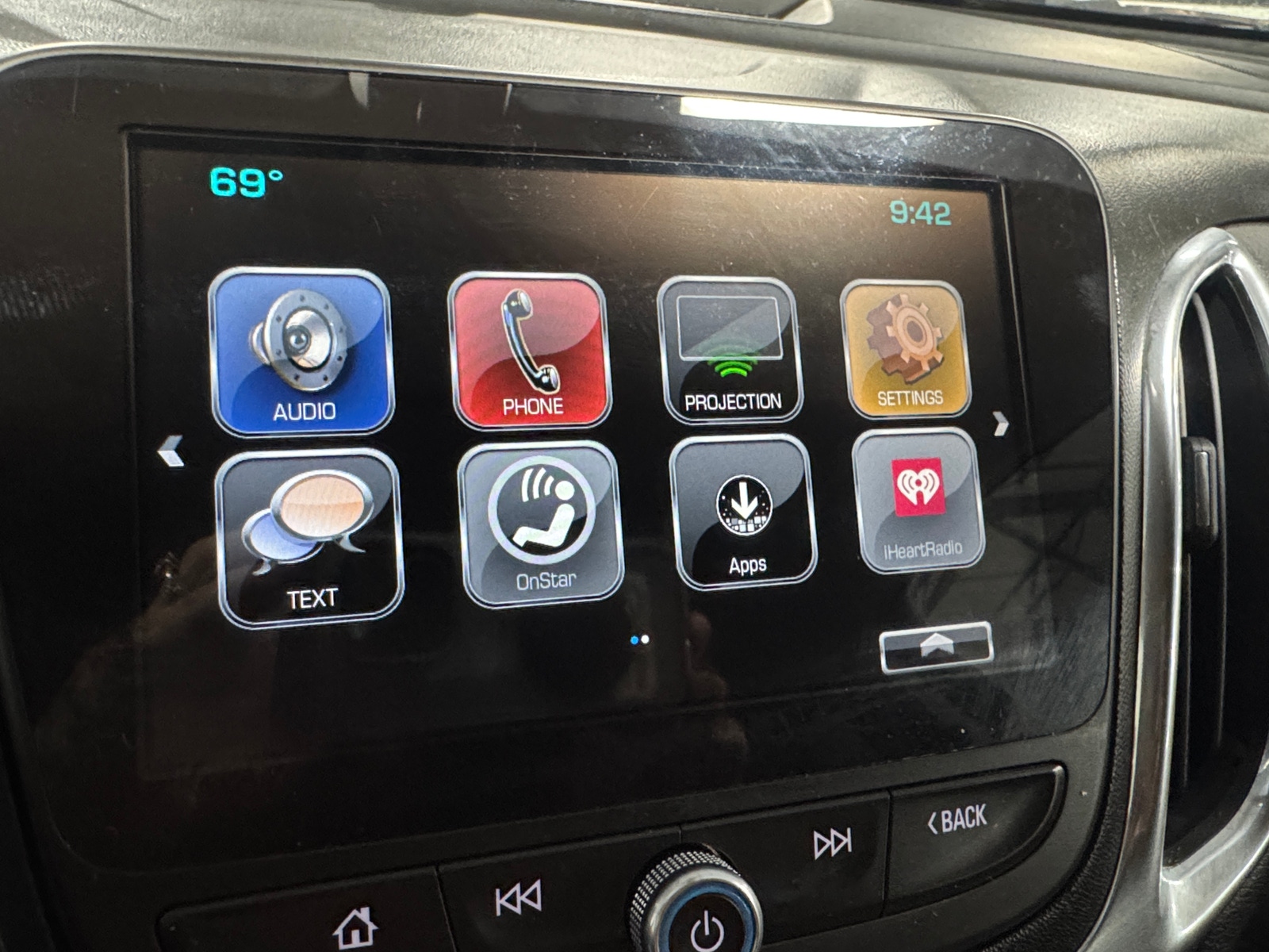 Thumbnail: 2018 Chevrolet Equinox - 4