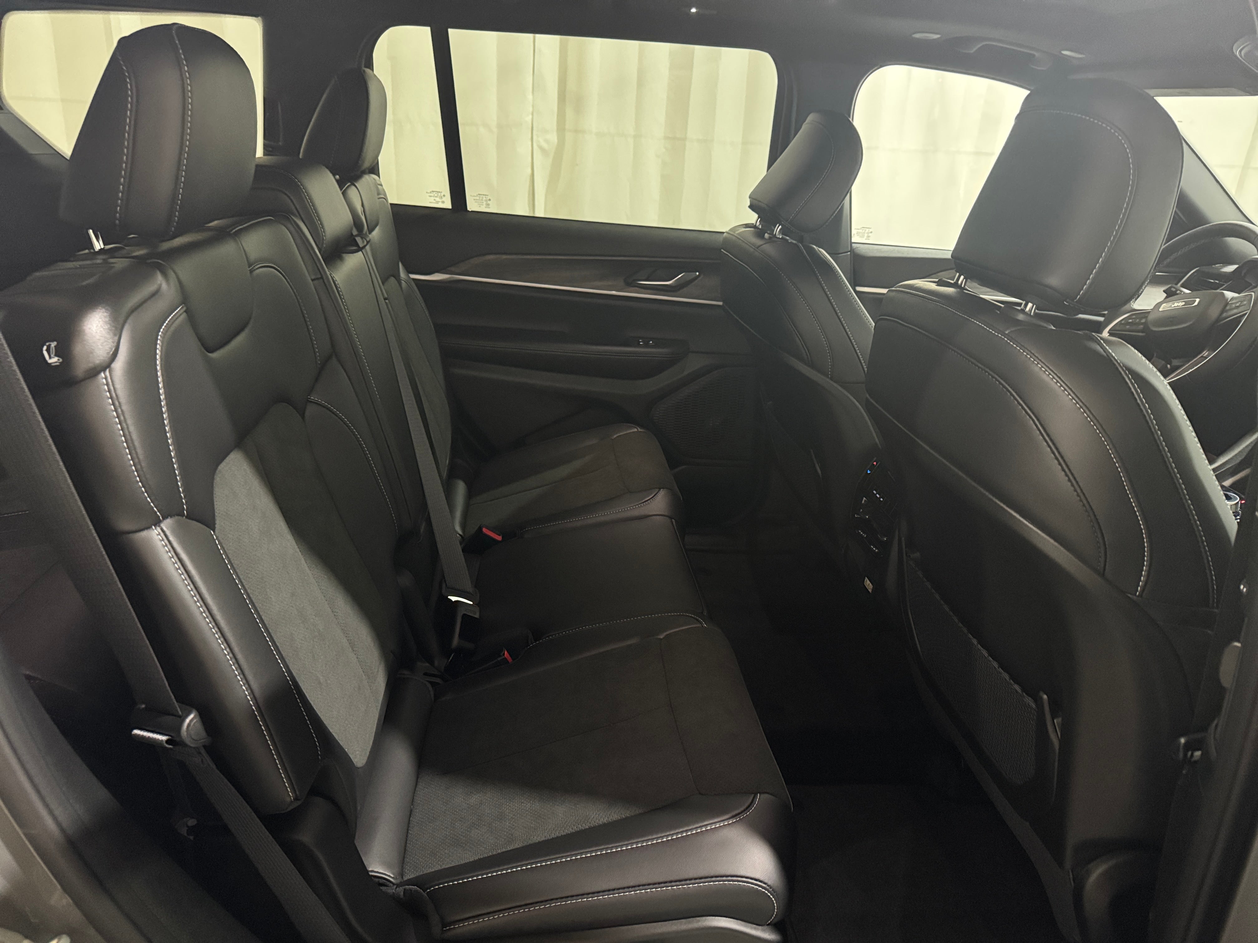 2027 Jeep Grand Cherokee L