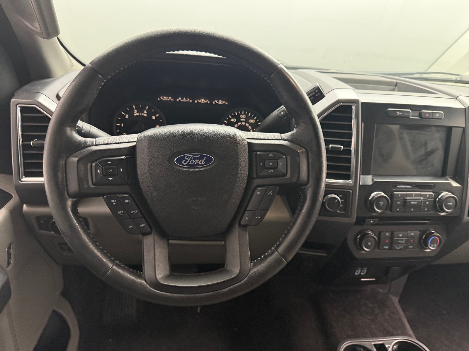 Thumbnail: 2017 Ford Econoline - 5