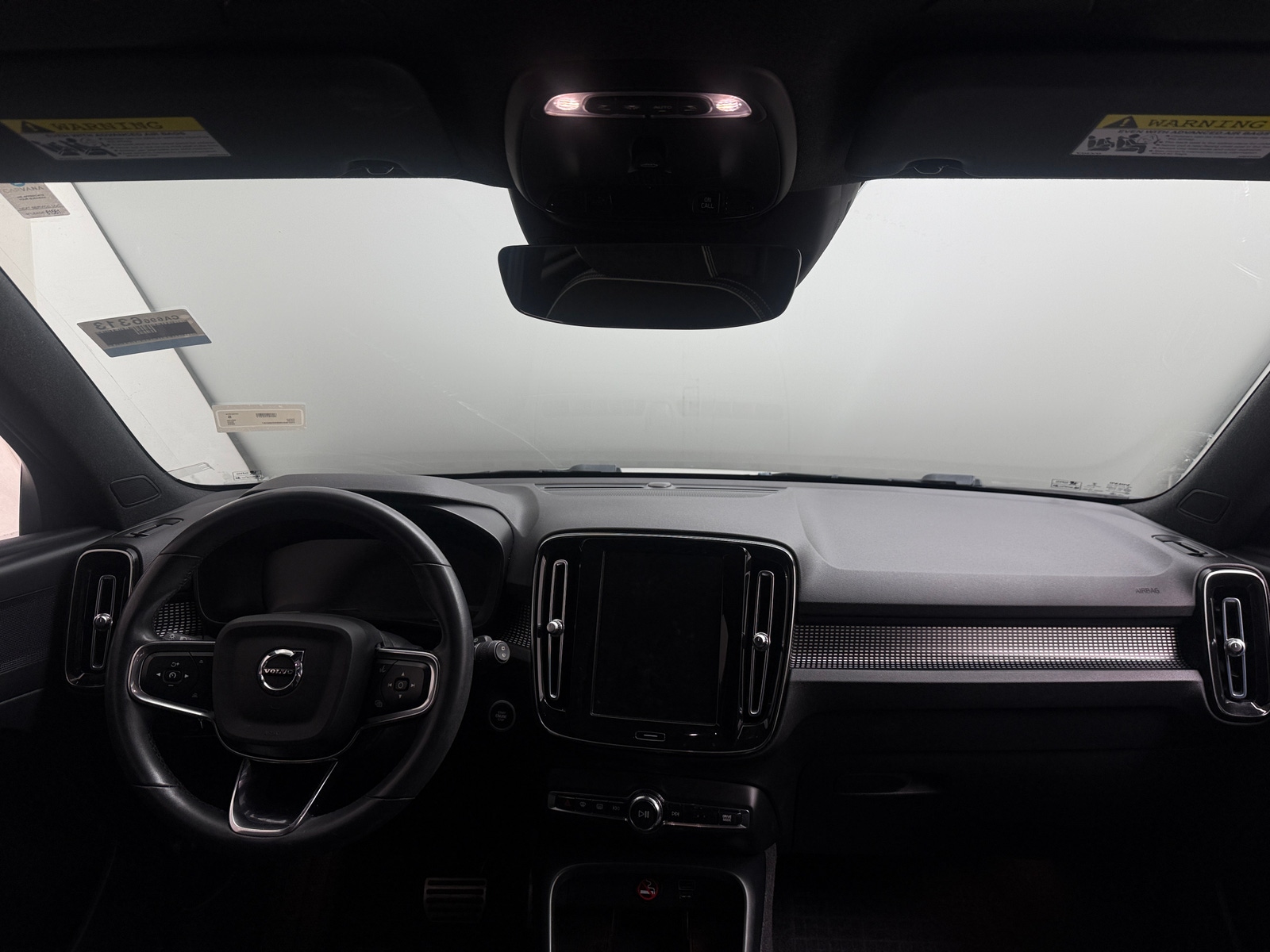 Thumbnail: 2022 Volvo XC40 - 2