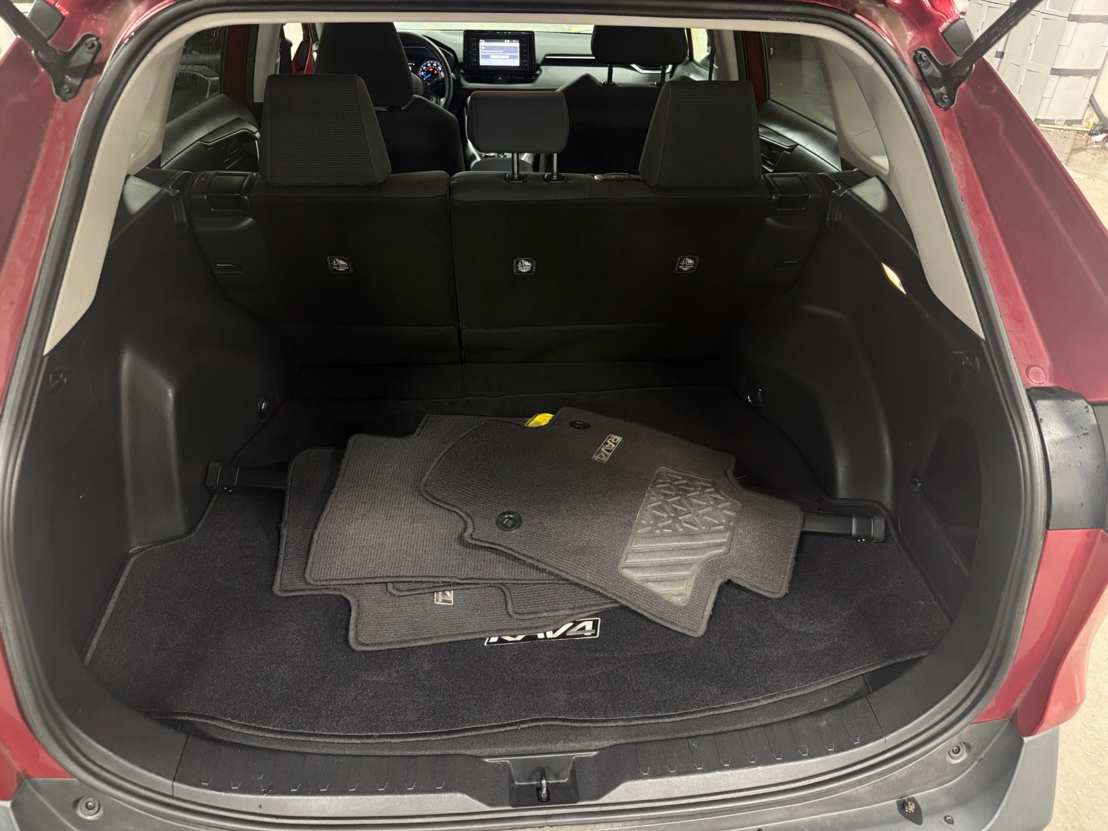 Thumbnail: 2019 Toyota RAV4 - 7