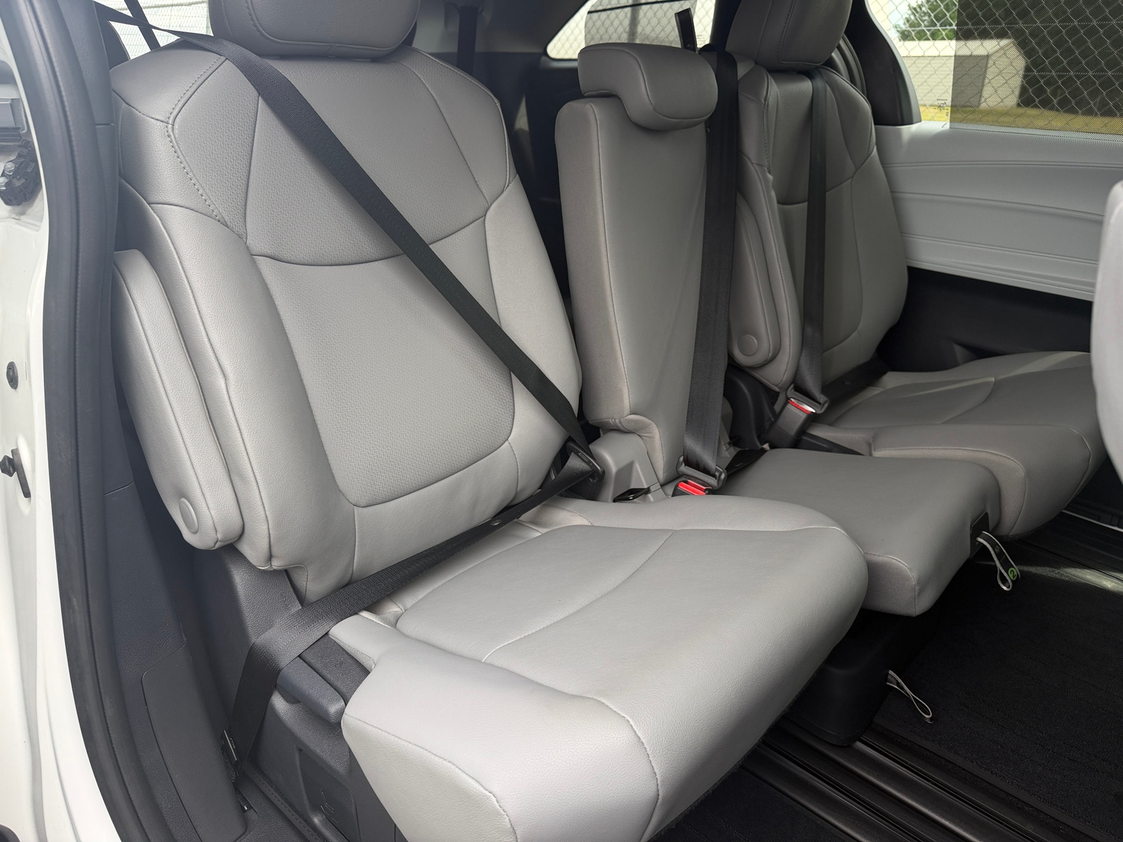 Thumbnail: 2026 Toyota Sienna - 5