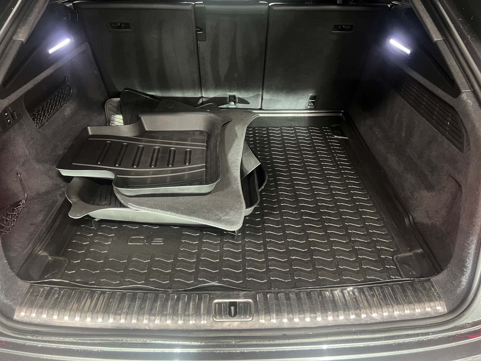 Thumbnail: 2020 Audi SQ8 - 7