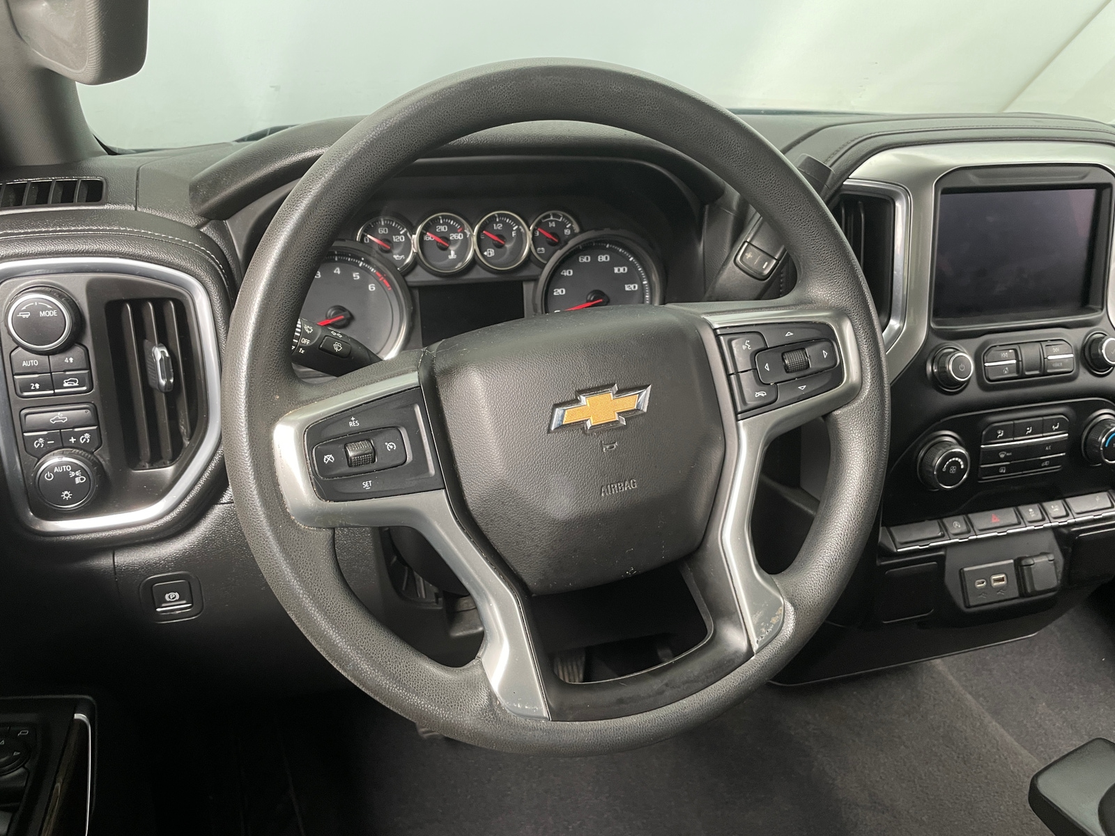 Thumbnail: 2020 Chevrolet Silverado 1500 - 5