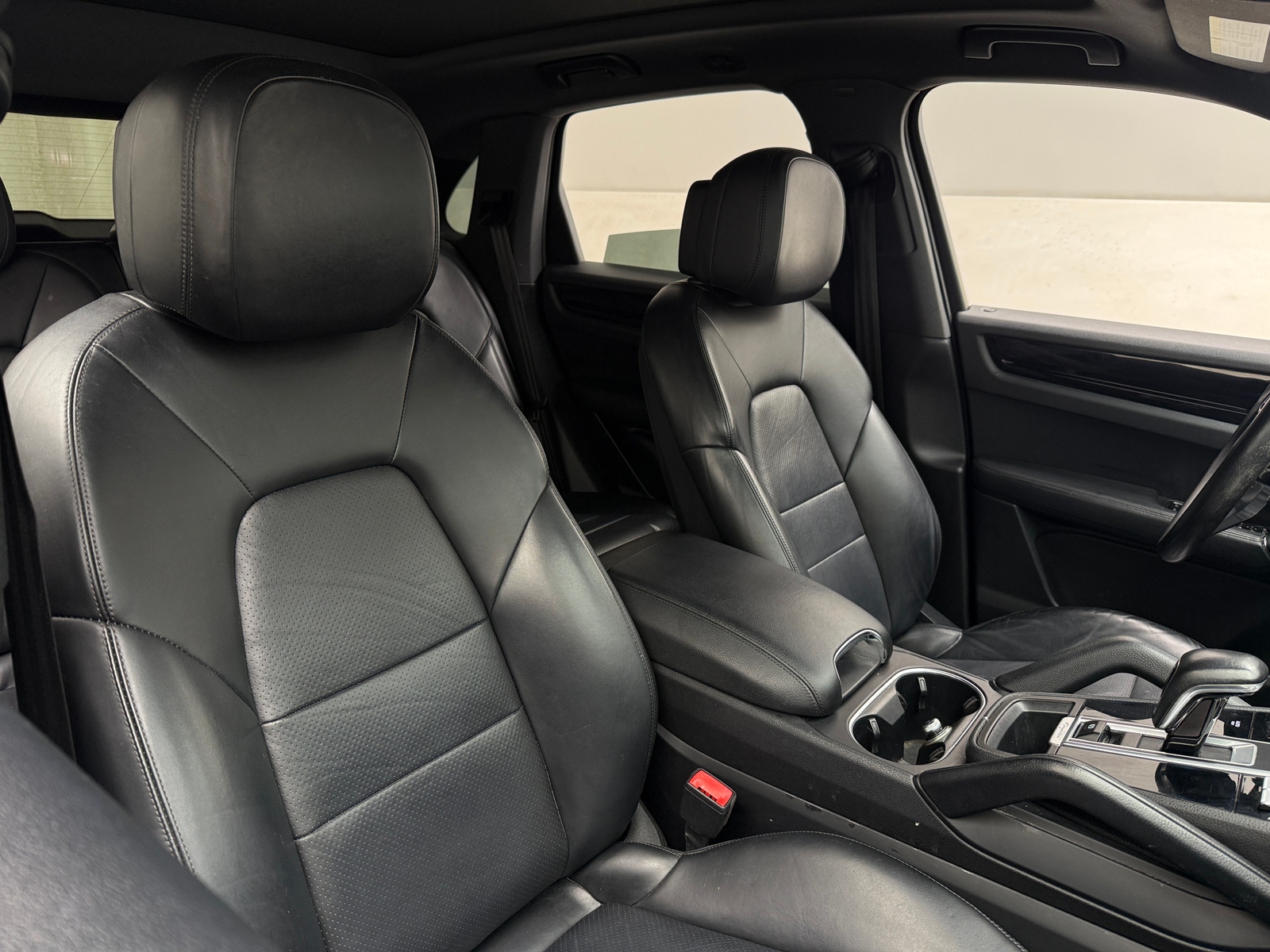 Thumbnail: 2019 Porsche Cayenne - 2