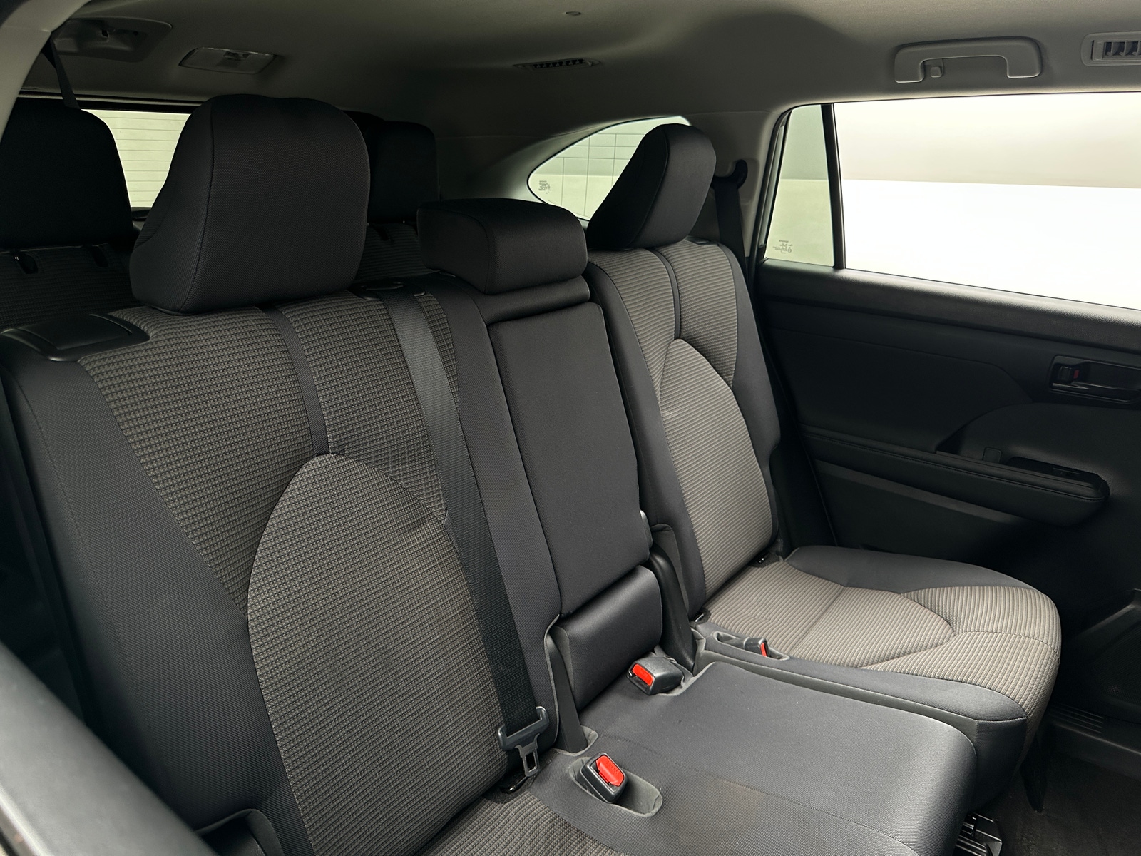 Thumbnail: 2023 Toyota Highlander - 6
