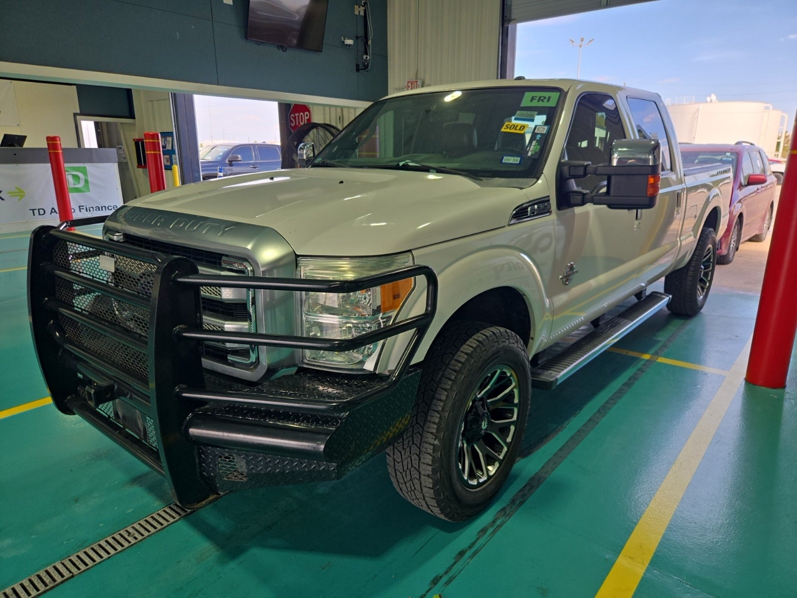 2015 Ford F-250 4WD Crew Cab 156" Lariat