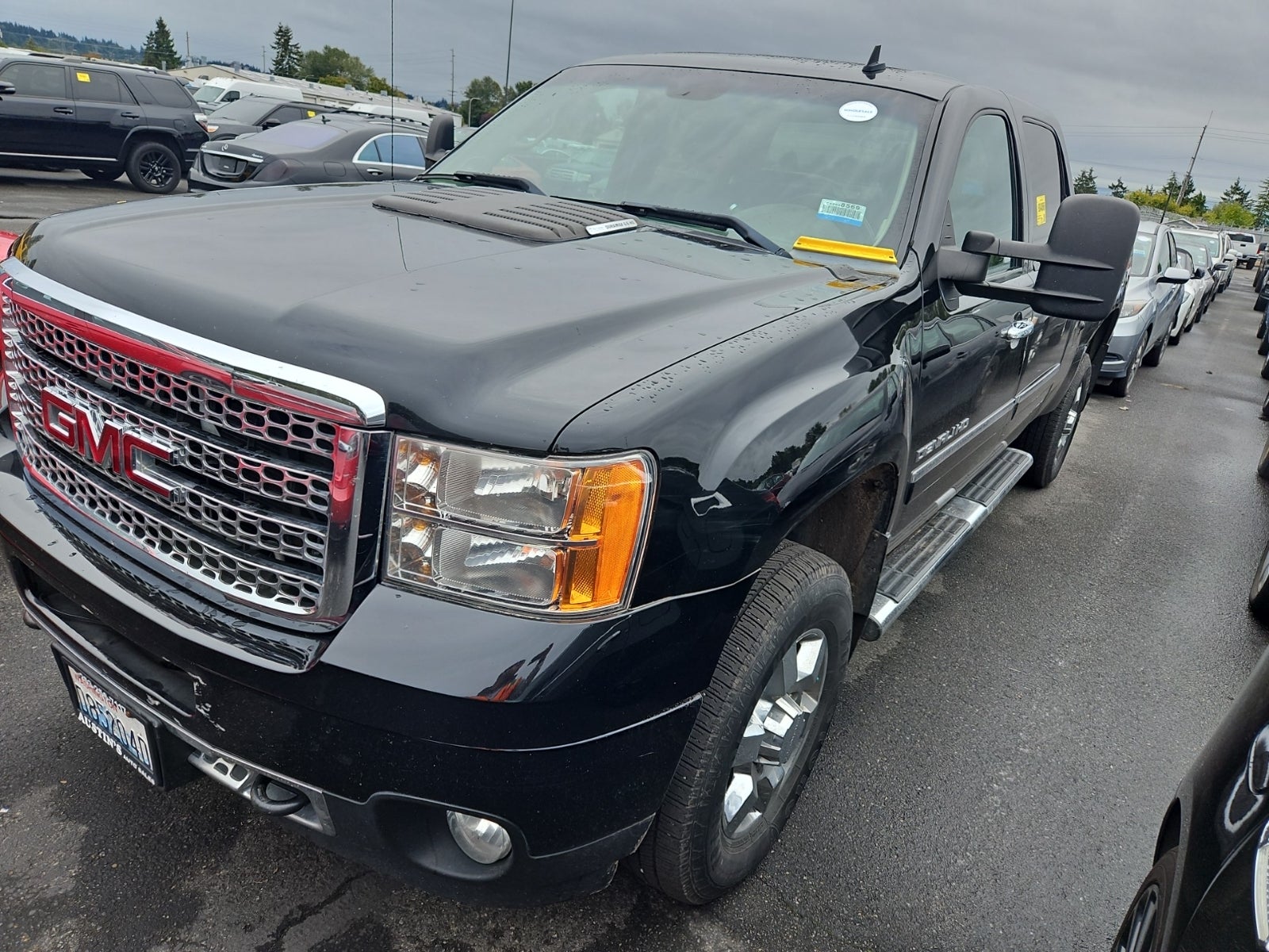 2012 GMC Sierra 2500HD 4WD Crew Cab 153.7" Denali