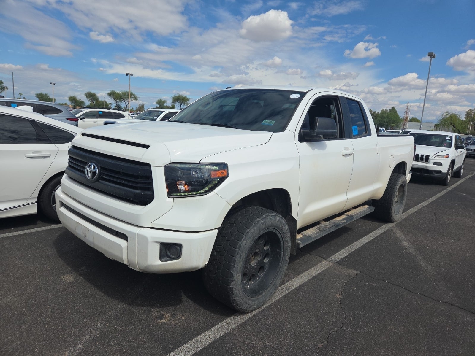 2016 Toyota Tundra Double Cab 5.7l V8 6-SPD At SR5