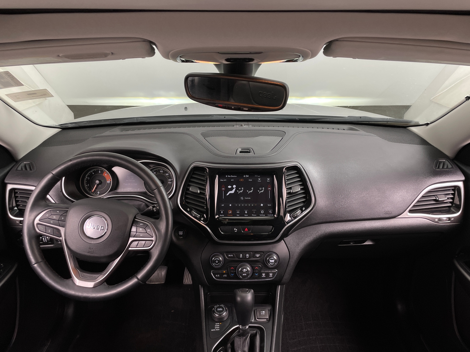 Thumbnail: 2019 Jeep Cherokee - 2