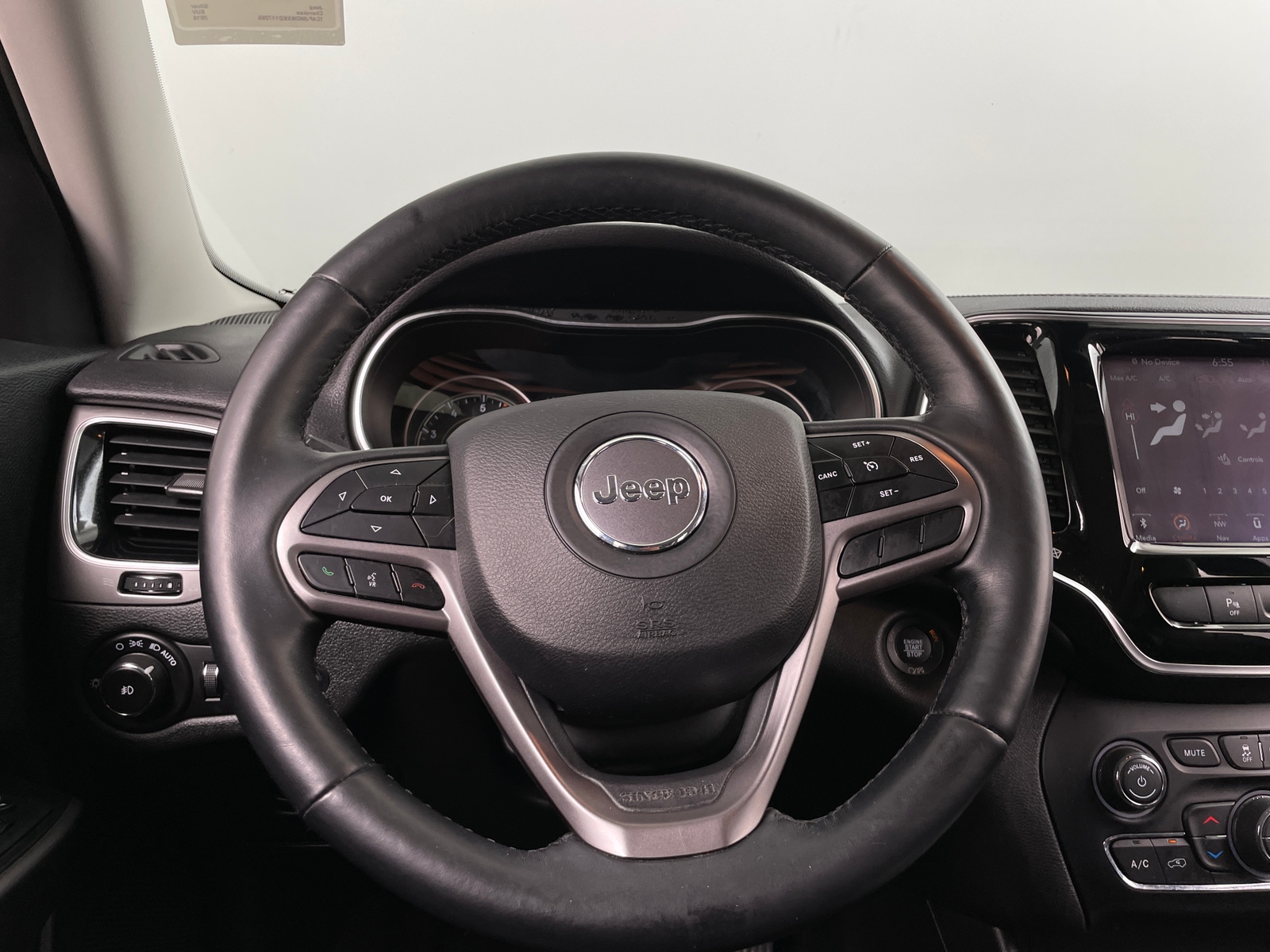 Thumbnail: 2019 Jeep Cherokee - 4
