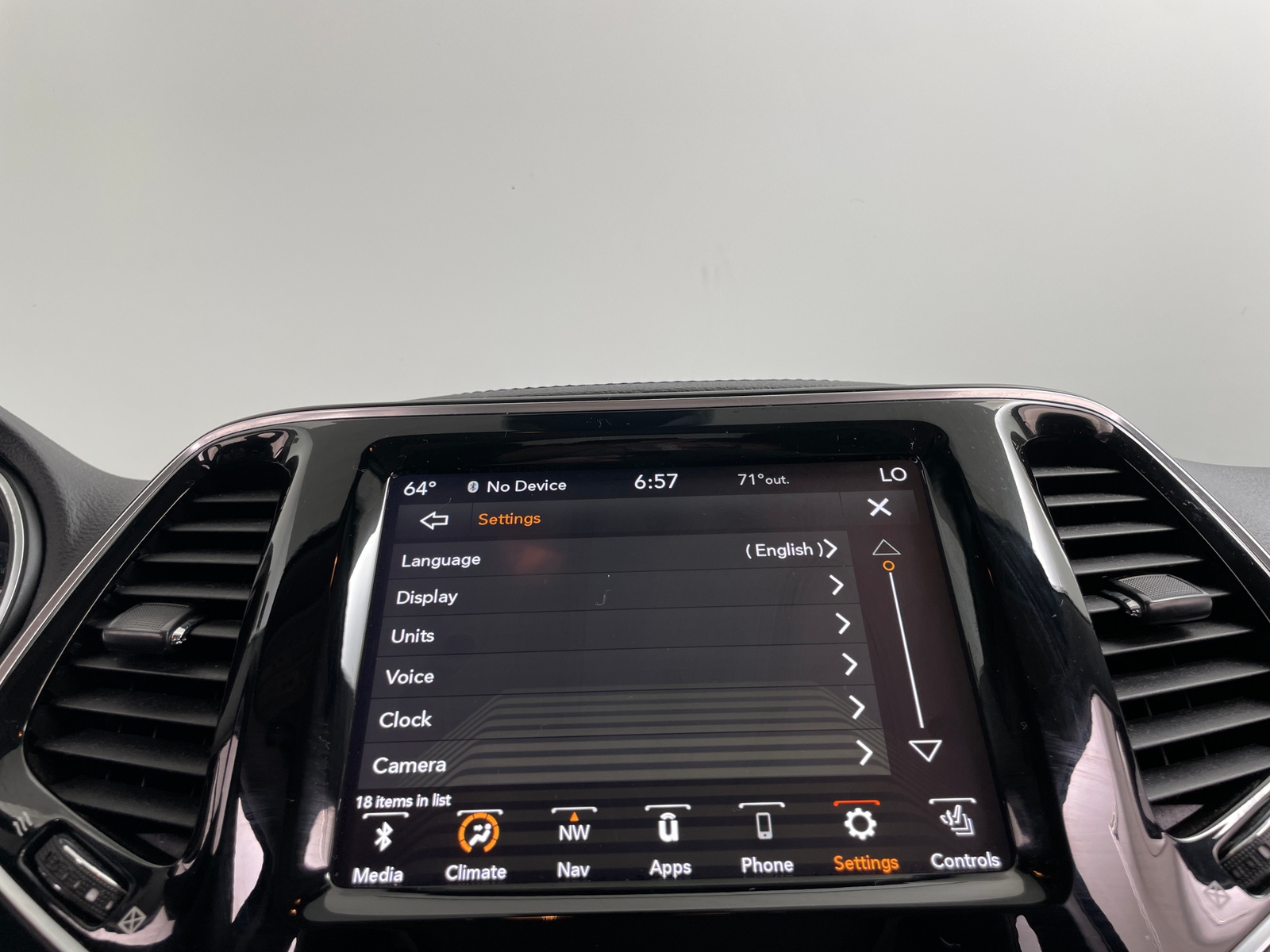 Thumbnail: 2019 Jeep Cherokee - 3