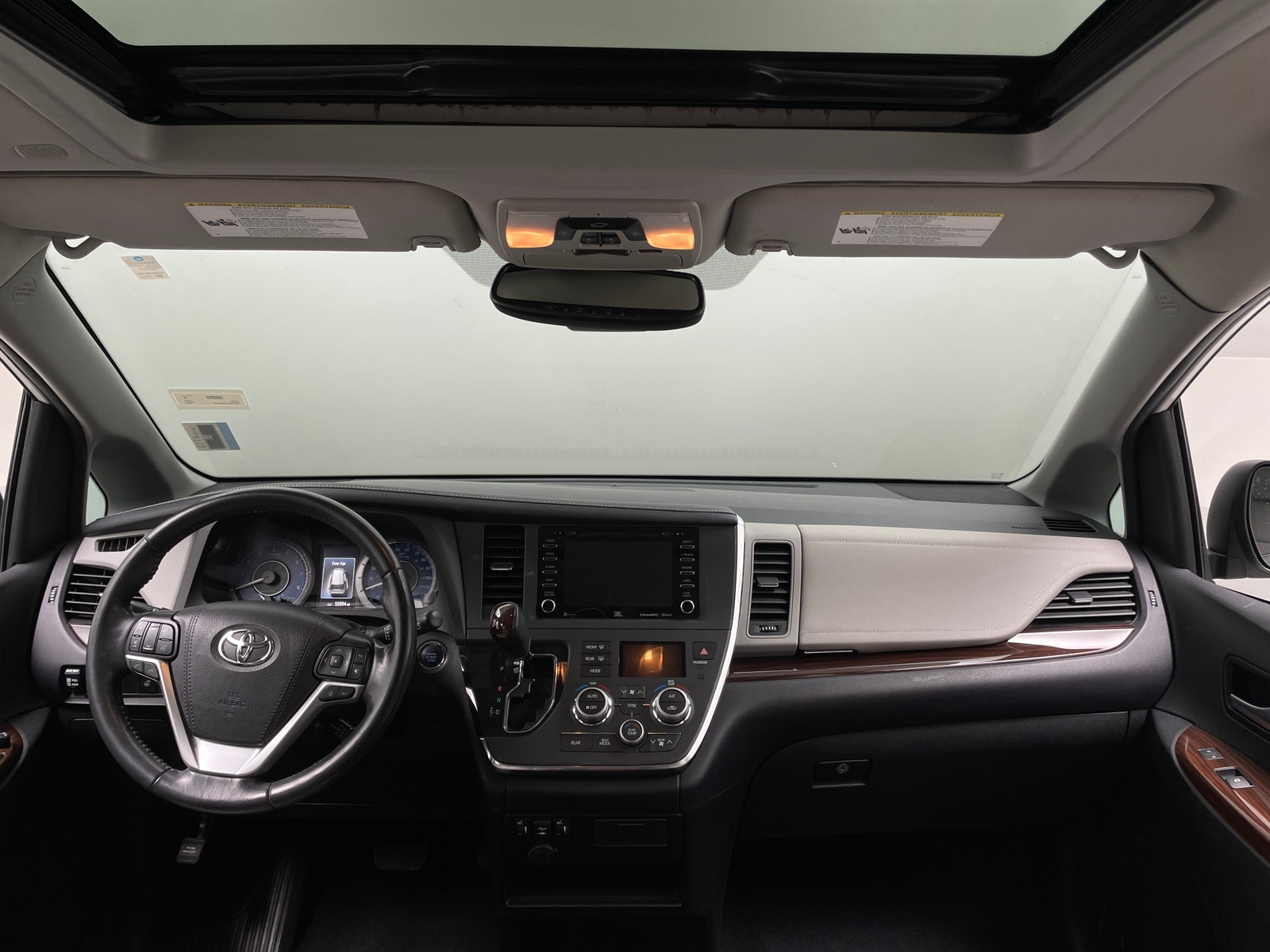 Thumbnail: 2019 Toyota Sienna - 2