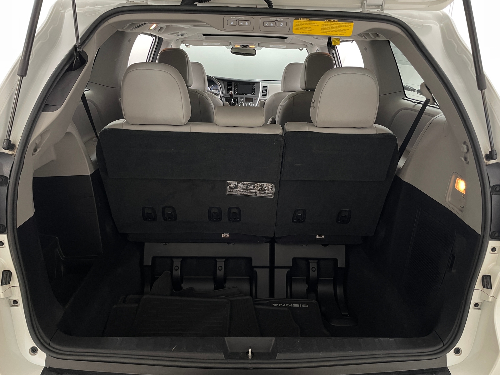 Thumbnail: 2019 Toyota Sienna - 6