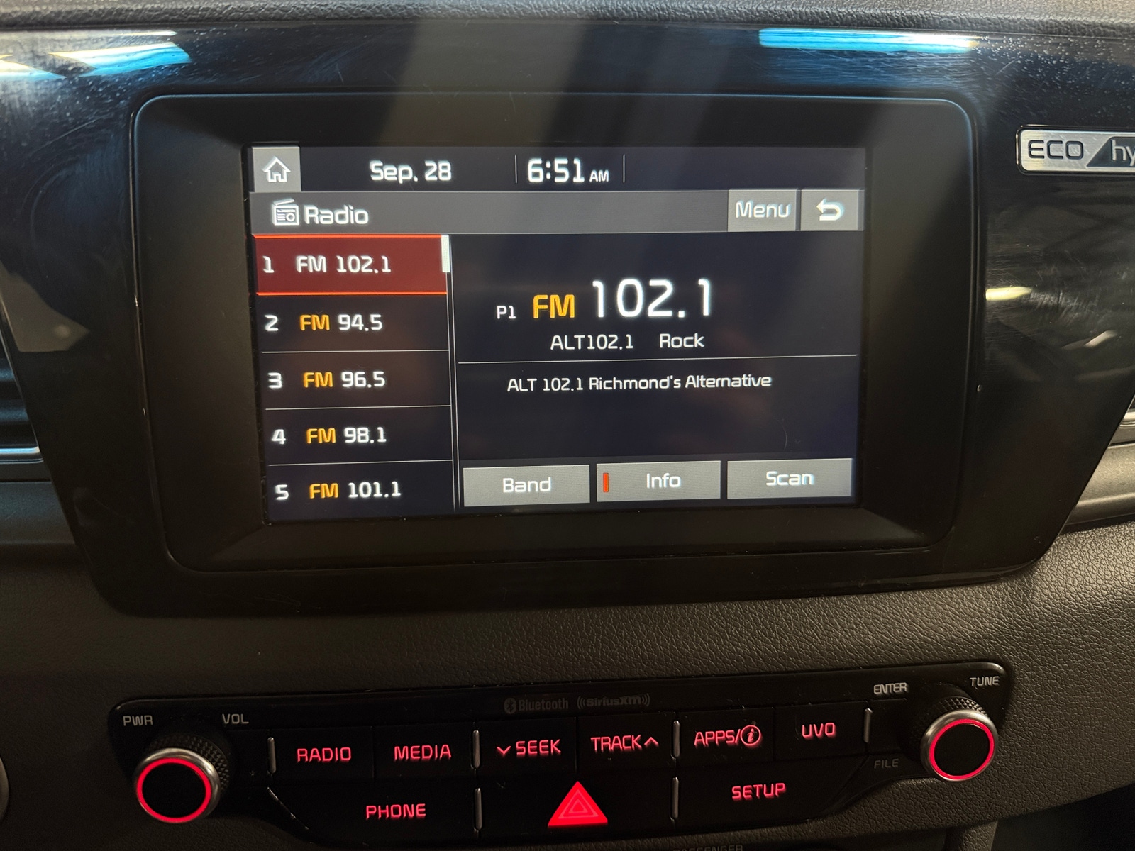 Thumbnail: 2019 Kia Niro - 4