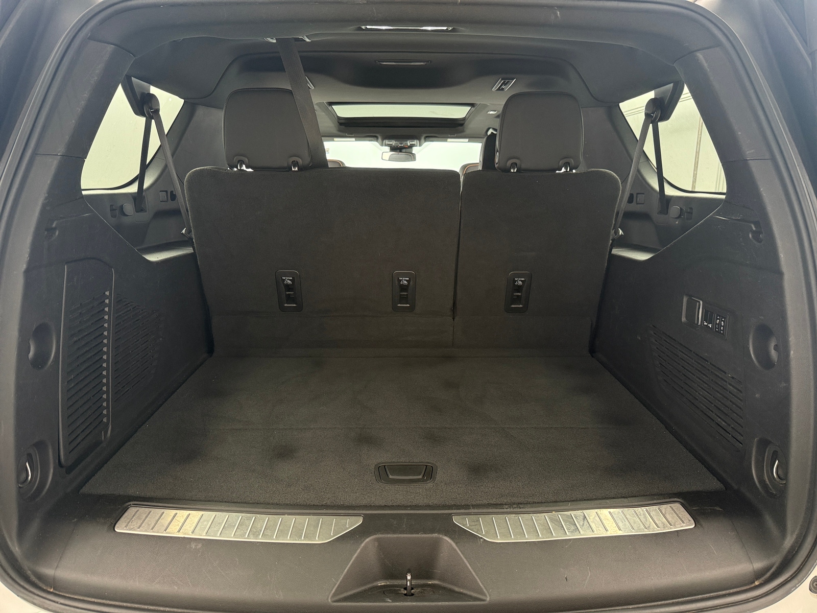 Thumbnail: 2023 GMC Yukon XL - 6