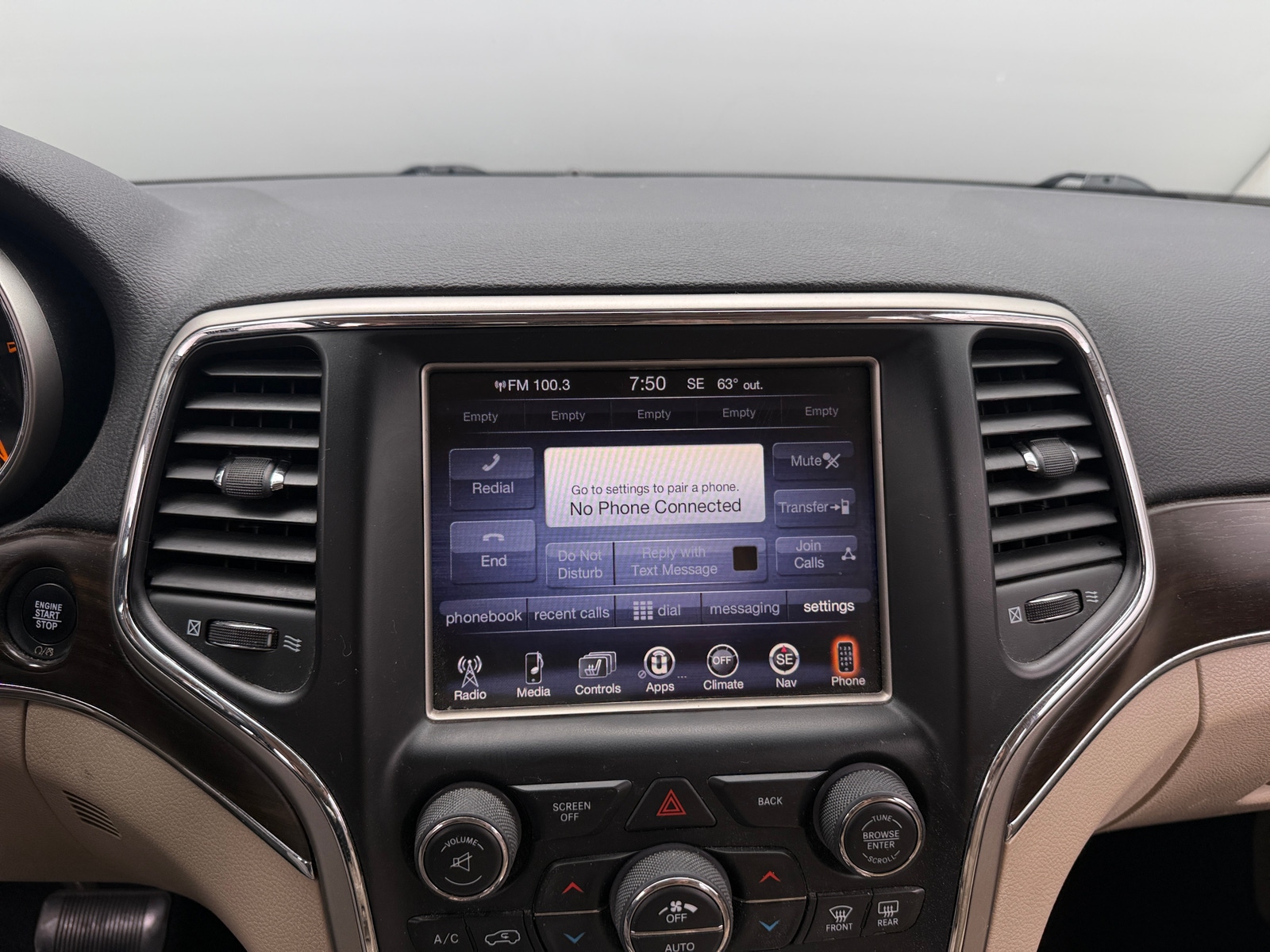 Thumbnail: 2017 Jeep Grand Cherokee - 3